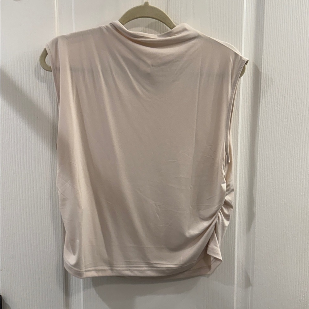 H&M Tank Top - Picture 2 of 3